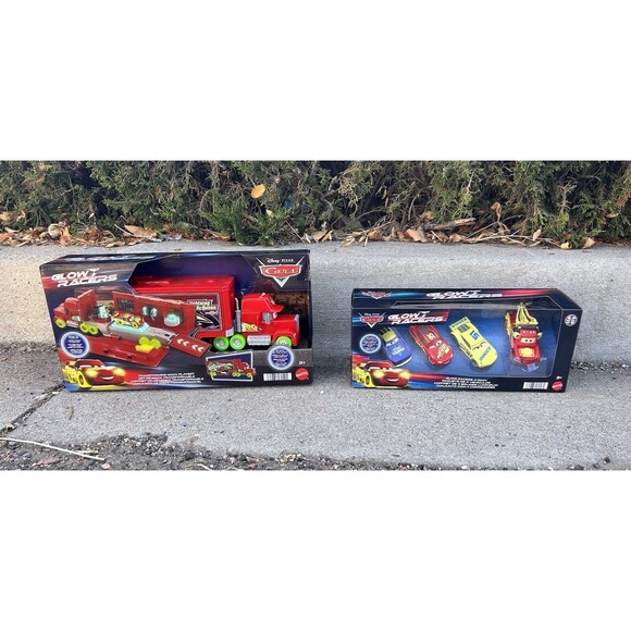 Disney Pixar Cars Glow Racers 4 Pack Box And Glow Transforming Mack Playset - Picture 1 of 5